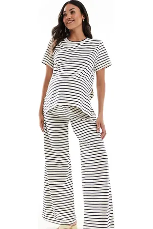 Mama;licious Mamalicious Maternity – Umstandshose aus Jersey in Cremeweiß und Marineblau gestreift mit weitem Schnitt, Kombiteil