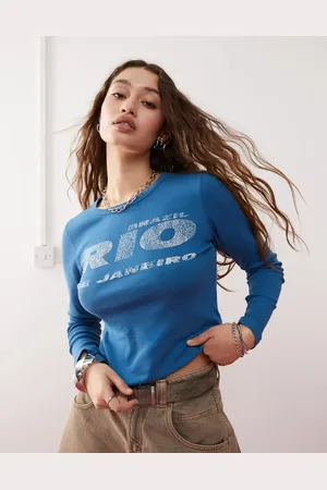 COLLUSION – Langärmliges, figurbetontes T-Shirt in mit „Rio“-Print