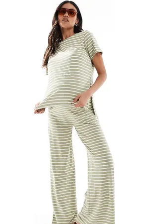 Mama;licious Mamalicious Maternity – Umstandshose aus Jersey in Khaki gestreift mit weitem Schnitt, Kombiteil