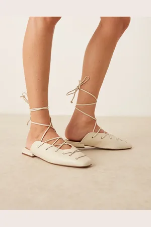 ASOS – Laney – Hochwertige Leder-Mules in Wollweiß mit Ghillie-Schnürung