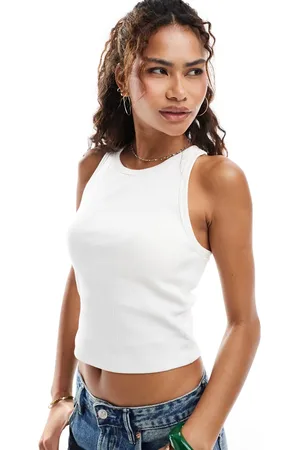 ONLY – Geripptes Tanktop in mit integriertem BH