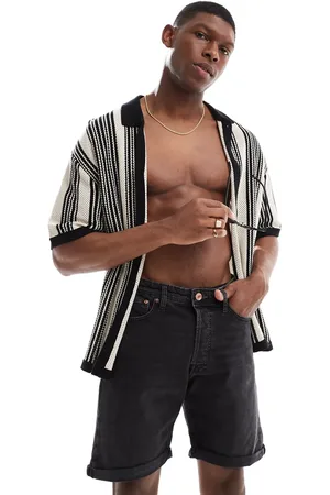 JACK & JONES – Jeansshorts in schwarzer Waschung mit Umschlag