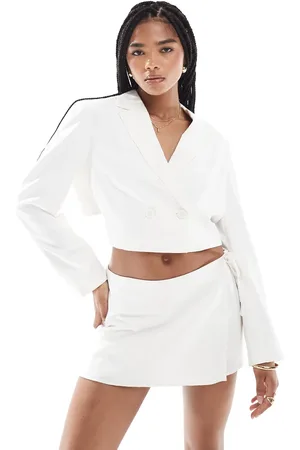 Stradivarius – Cropped-Blazer in mit Rückenausschnitt