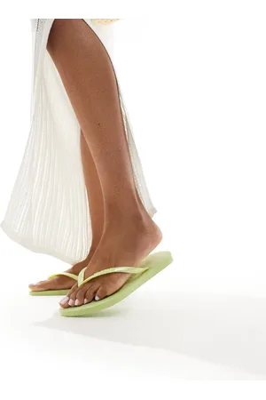 Havaianas – Schmale Zehenstegsandalen in Matcha