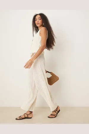 ASOS – Leicht durchscheinende Hose in Creme mit weitem Bein und Häkel-Strukturmuster, Kombiteil