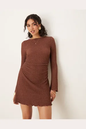 ASOS – Strukturiertes Minikleid in mit U-Boot-Ausschnitt und ausgestellten Ärmeln