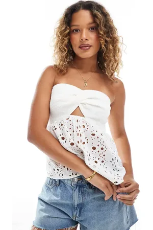 ONLY – Bandeau-Top in mit Lochstickerei und Knotendetail vorn