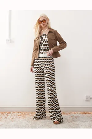 Noisy May – Häkel-Hose mit lockerem Schnitt und Wellenmuster in Schwarz und Beige, Kombiteil
