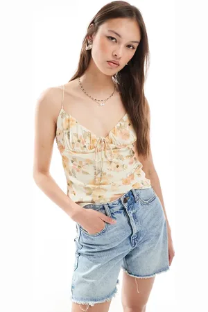 Pull&Bear – Camisole-Oberteil in geblümt mit schmalen Trägern