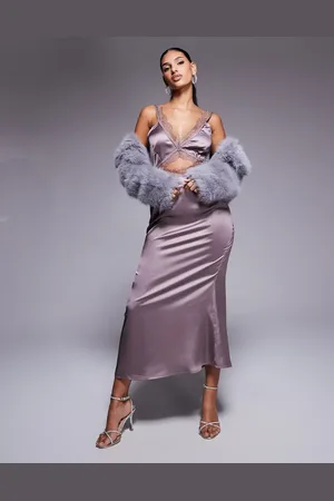 Never Fully Dressed – Mimi – Maxi-Trägerkleid in Nerzbraun mit Zierausschnitt und Spitzenborte