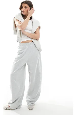 Stradivarius – STR – Barrel Leg Jogginghose in