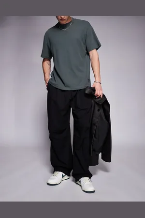 Bershka – Weite Fallschirmhose in