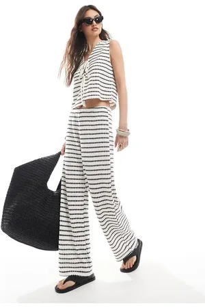 ONLY – Weit geschnittene Strickhose mit schwarzen Streifen, Kombiteil