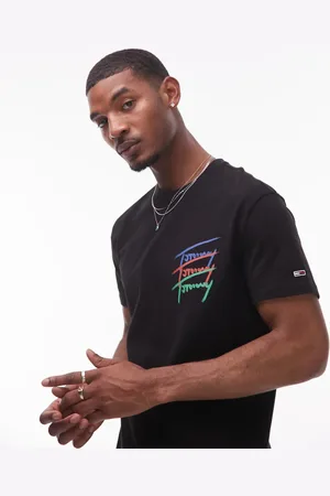 Tommy Hilfiger – T-Shirt in mit sich wiederholendem Signatur-Rückenprint