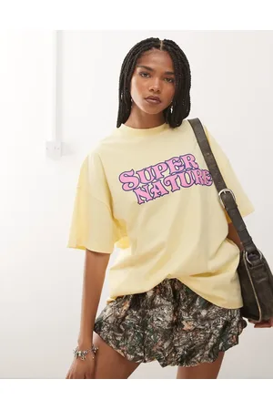 COLLUSION – T-Shirt in Buttermilchgelb mit Print