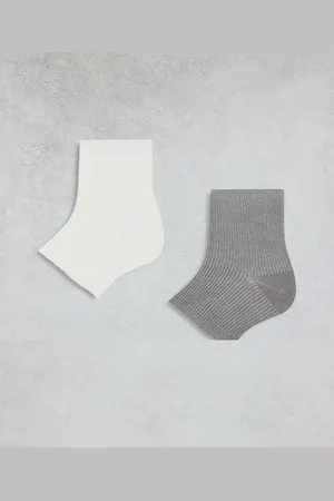 MANGO – Gerippte, offene Socken in Weiß und