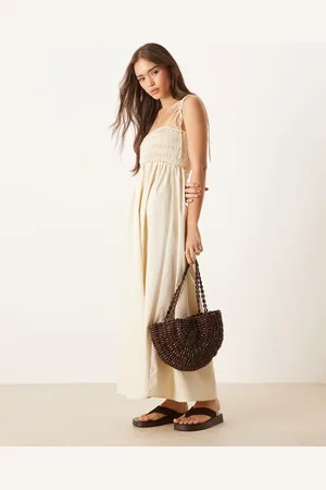 ASOS – Midikleid aus Baumwollpopeline in Austernbeige mit gesmoktem Dekolleté