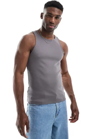 ASOS – Geripptes Trägershirt mit körperbetontem Schnitt in Anthrazit