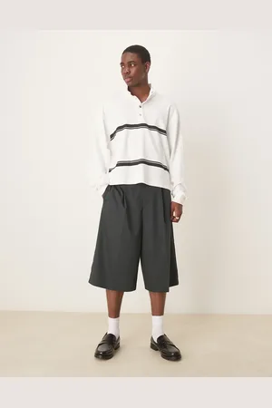 ASOS – Oversize-Bermudashorts in mit Biesen