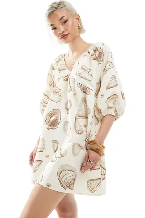 VERO MODA – Minikleid in Neutral mit Blousonärmeln und Muschelmuster