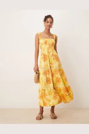 ASOS – Gestuftes, gesmoktes Midikleid in Orange mit eckigem Ausschnitt, Spitzeneinsätzen und Blumenmuster