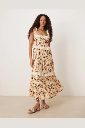 ASOS – Gestuftes, schwingendes Maxikleid mit Spitzeneinsatz, Rüschen und Vintage-Blumenmuster