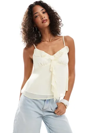 Miss Selfridge – Chiffon-Camisole in Buttermilchgelb mit Rüschen