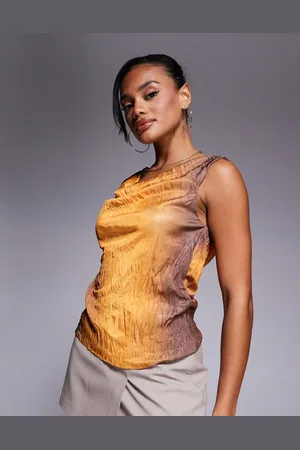 River Island – Oberteil in mit Knitteroptik, Farbverlauf und Wasserfallausschnitt