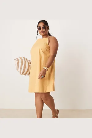 ASOS ASOS DESIGN Curve – Locker geschnittenes Minikleid in Sandgold mit U-Boot-Ausschnitt