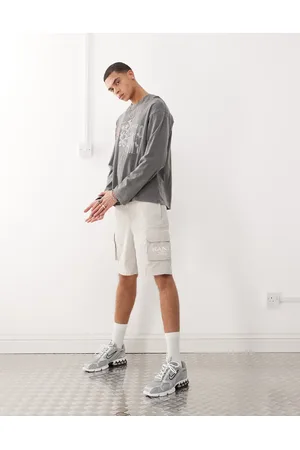 Karl Kani – Retro-Cargo-Shorts in verwaschenem Wollweiß