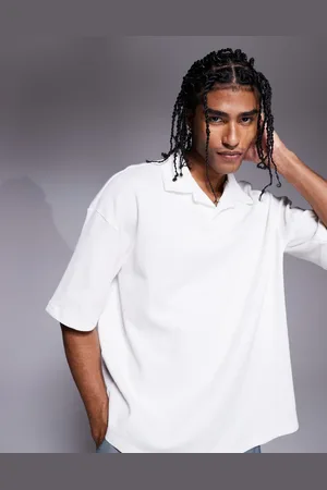 River Island – Kastiges Poloshirt in Ecru mit Reverskragen