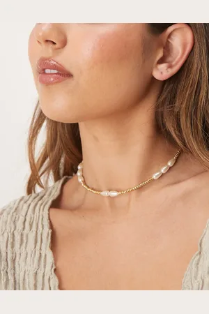 ASOS – Kurze Halskette in polierter Goldoptik mit Kügelchen- und Kunstperlendetail