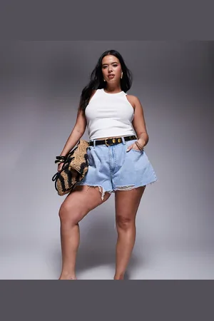 ASOS ASOS DESIGN Curve – A-Linien-Shorts in hellblauer Waschung