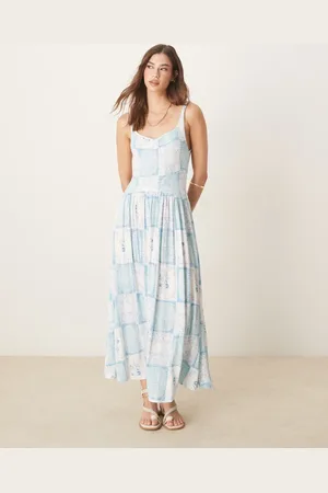 ASOS – Midikleid in Blassblau mit Kräuselstruktur, Herzausschnitt und Postkarten-Print