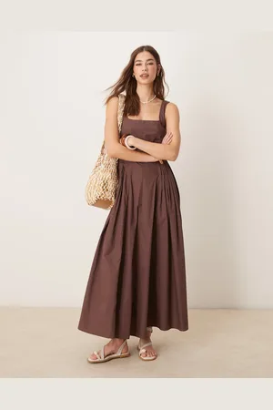 ASOS – Midikleid in Schokobraun mit U-Ausschnitt und plissierter Taille