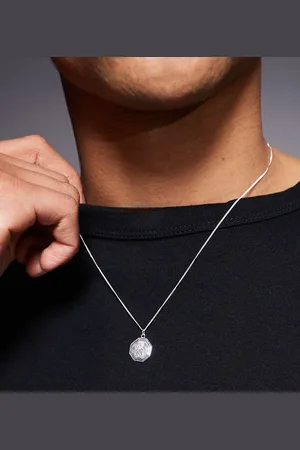 ASOS – Halskette aus Sterlingsilber mit sechseckigem Christopherus-Anhänger