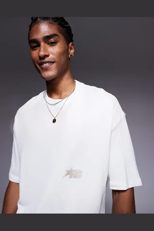 Bershka – T-Shirt in Cremeweiß mit „Arc“-Print