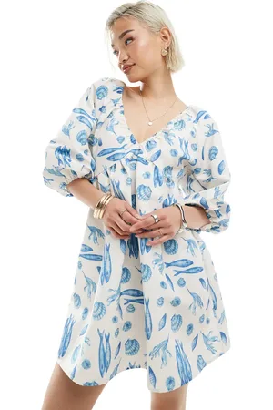 VERO MODA – Minikleid mit Blousonärmeln und blauem Muster mit Meeresmotiven