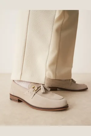 ASOS – Loafer aus Wildleder in mit Quasten