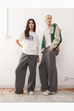 Reclaimed – Unisex-Schlupfhose in Anthrazit mit weitem Bein und Nadelstreifen