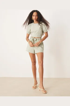 ASOS – Oberteil in mit 3D-Blumenstickerei und Rückenausschnitt, Kombiteil