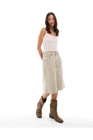 Bershka – Longline-Shorts in Sand