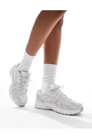 Nike – P-6000 – Unisex-Sneaker in und Grau
