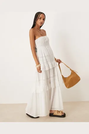ASOS – Trägerloses Maxikleid in mit Biesen und Stufendesign aus Spitze