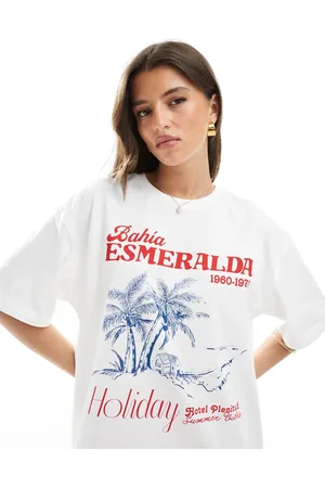 Stradivarius – T-Shirt in mit platziertem „Holiday“-Print