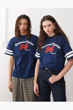Reclaimed – Kastiges Cropped Unisex-T-Shirt in mit College-Grafikprint und schmalem Schnitt