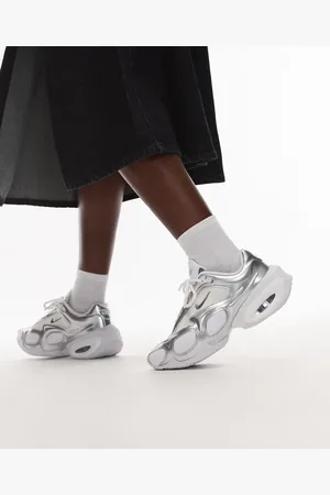 Nike – Air Max Muse – Unisex-Sneaker in und Metallic-Silber