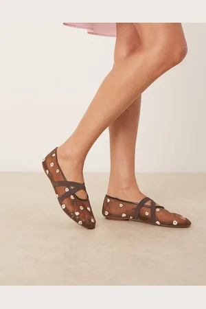 MANGO – Netzstoff-Ballerinas in mit Blumenstickereien