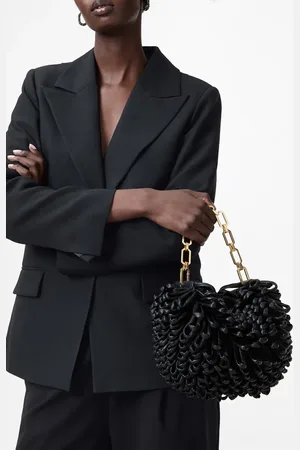 AllSaints – Madea – Kleine Tasche mit Schlaufen-Oberfläche in