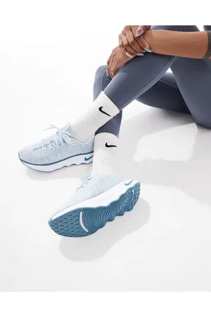 Nike – Motiva – Unisex-Sneaker in Hellblau